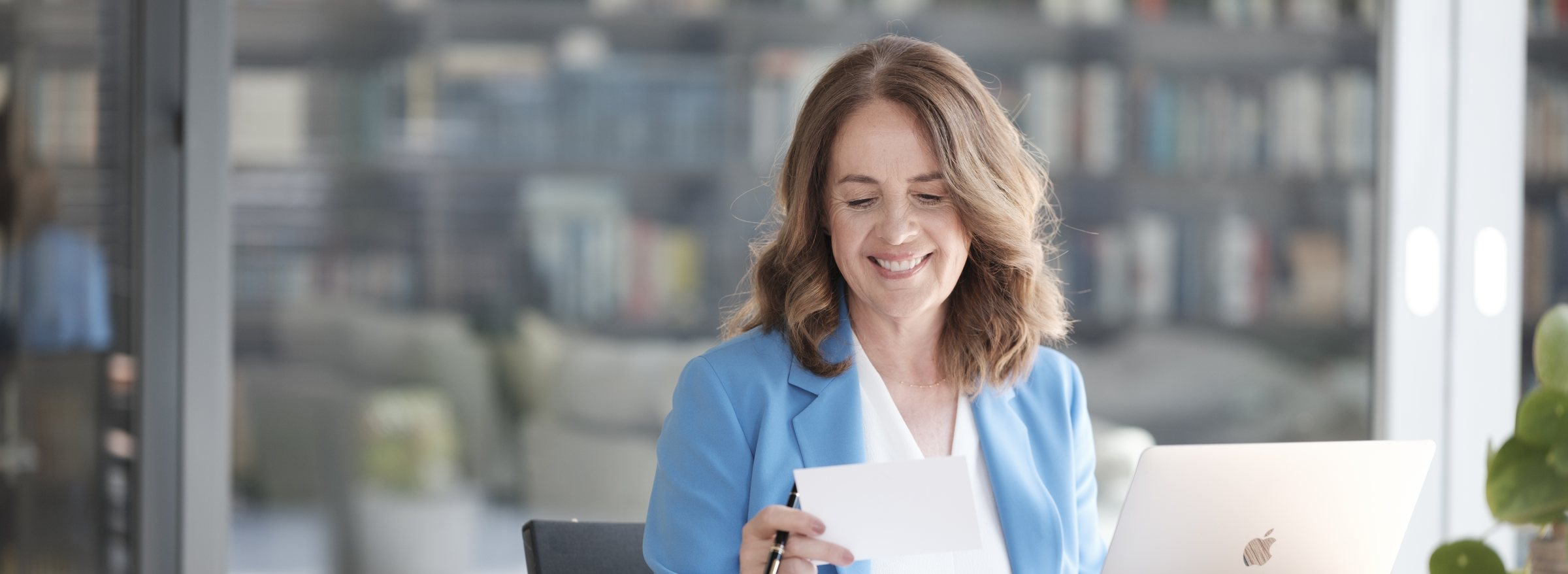 Claudia Lässig bei der Arbeit